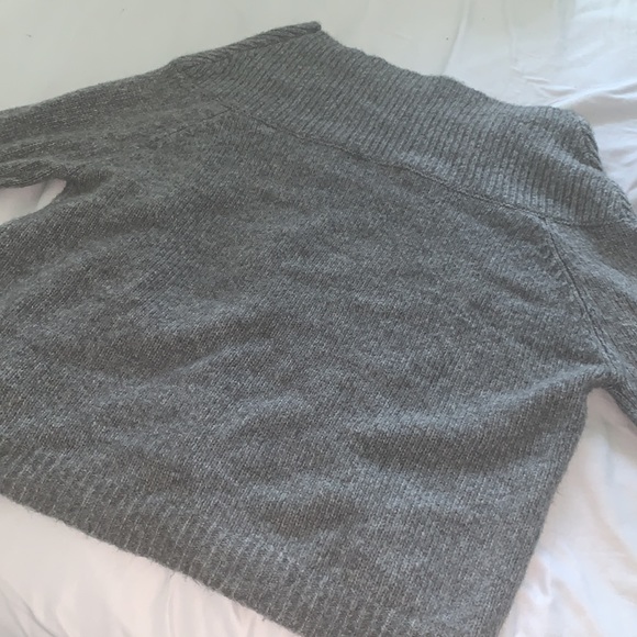 Zara Grey Off-The-Shoulder Chunky Knit Sweater - Picture 4 of 13